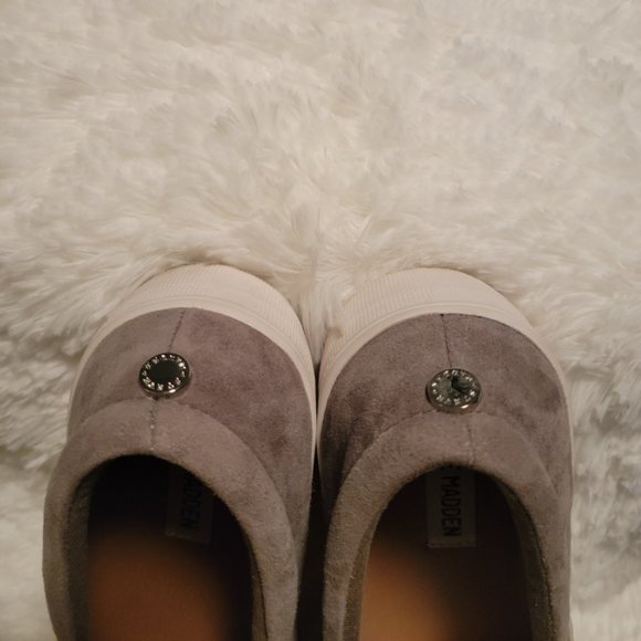 Steve Madden Women Steve Madden Gills Grey Suede Platform Slip-on Sneaker